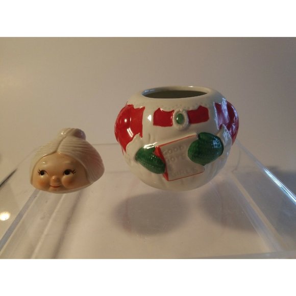 AVON Vintage Santa Claus Creamer and  Mrs. Claus Sugar Bowl w/Lid Set 1983 - Picture 7 of 11